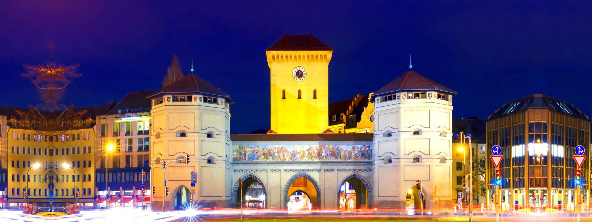 Isar Tor in München am Abend - Deutschland